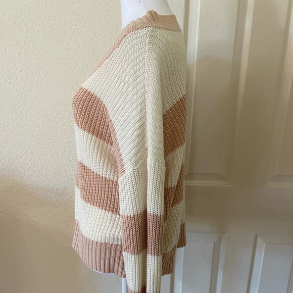 AE women’s crop striped sweater size S, blush pink and ivory - Picture 2 of 7